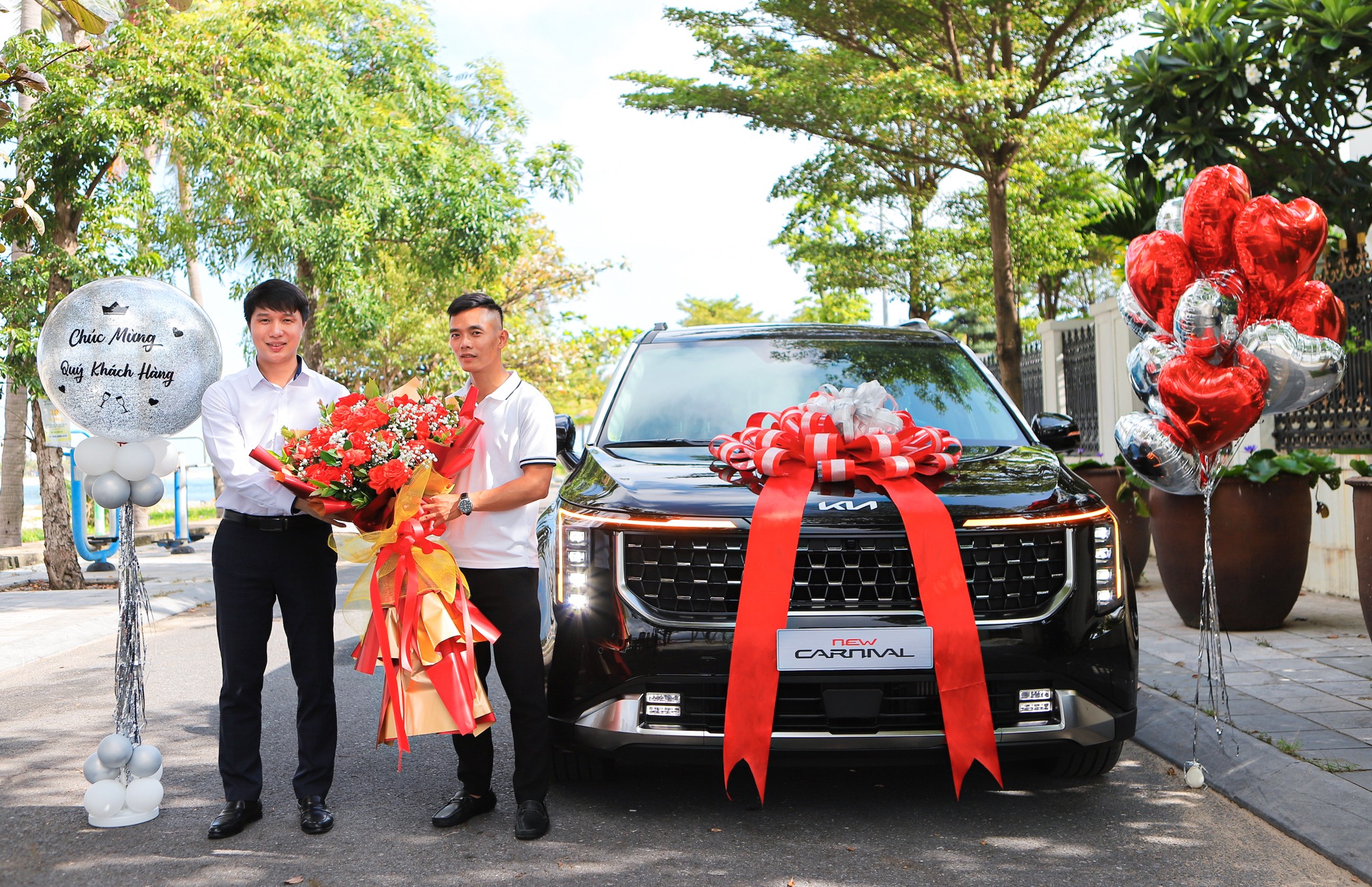 THACO AUTO Quảng Bình bàn giao xe Kia New Carnival đầu tiên tại Quảng Bình